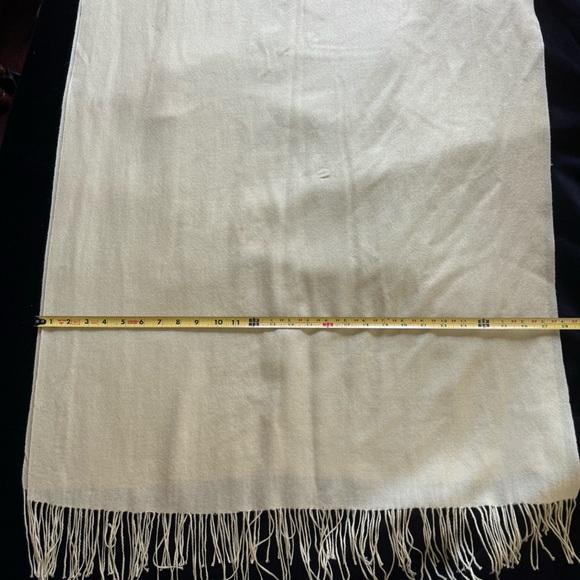 Women's Chartreuse Pashmina or Wrap - Lightweight Warmth & Funky Fringe Finish - Picture 11 of 12